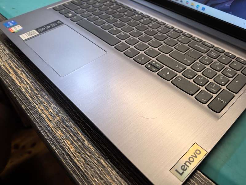 QUAD CORE i5-LENOVO IDEAPAD 3-i5-1135G7-8GB DDR4-512GB SSD-1000GB HDD-FHD-IRIS GRAPHICS