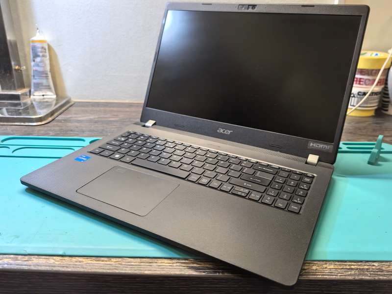 11th Gen i7 Acer Travelmate P215 with i7-1165G7, 8GB DDR4, 256GB NVMe SSD, FHD, 4G LTE