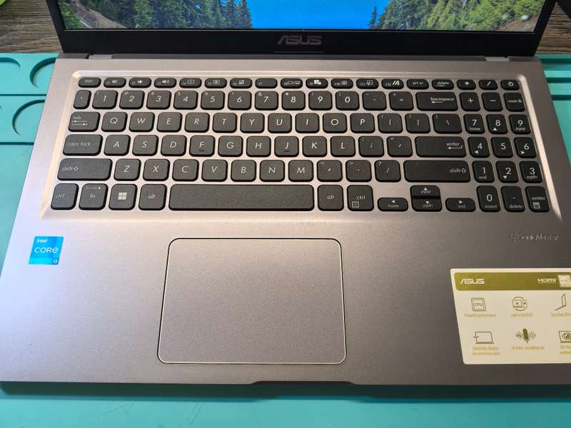 ASUS VIVOBOOK X515EA*i3-1115g4*4GB DDR4*256GB SSD*HD*