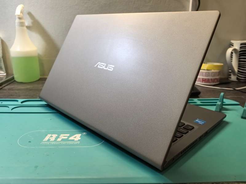 ASUS VIVOBOOK X515EA*i3-1115g4*4GB DDR4*256GB SSD*HD*