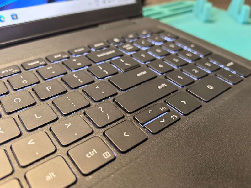 11TH GEN i7-DELL LATITUDE 3520-i7-1165G7-16GB DDR4-256GB SSD-FHD