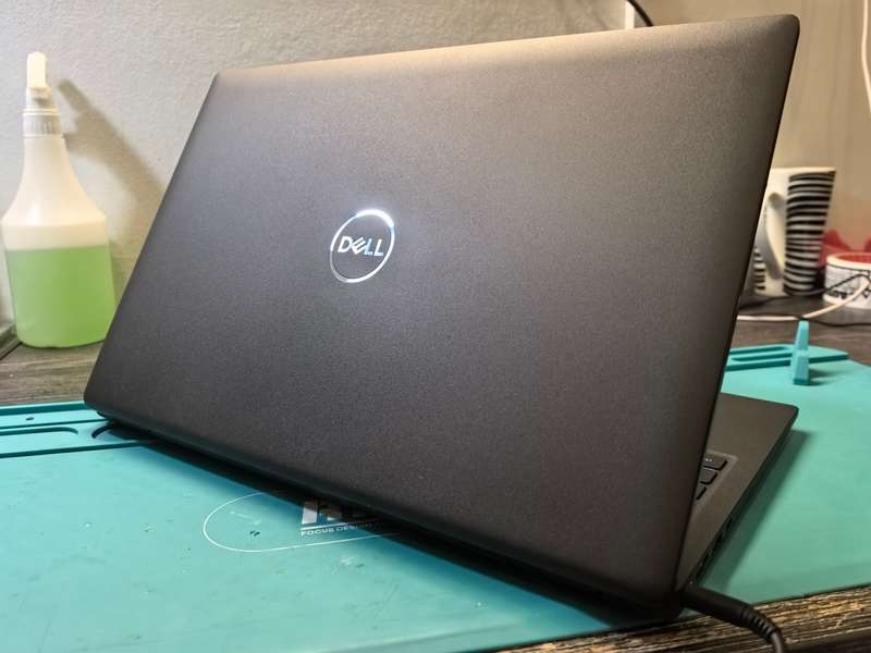 11TH GEN i7-DELL LATITUDE 3520-i7-1165G7-16GB DDR4-256GB SSD-FHD
