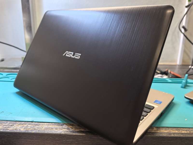-Boxed - ASUS F540L i3-5005U 4GB RAM 256GB SSD Tru2Life Display