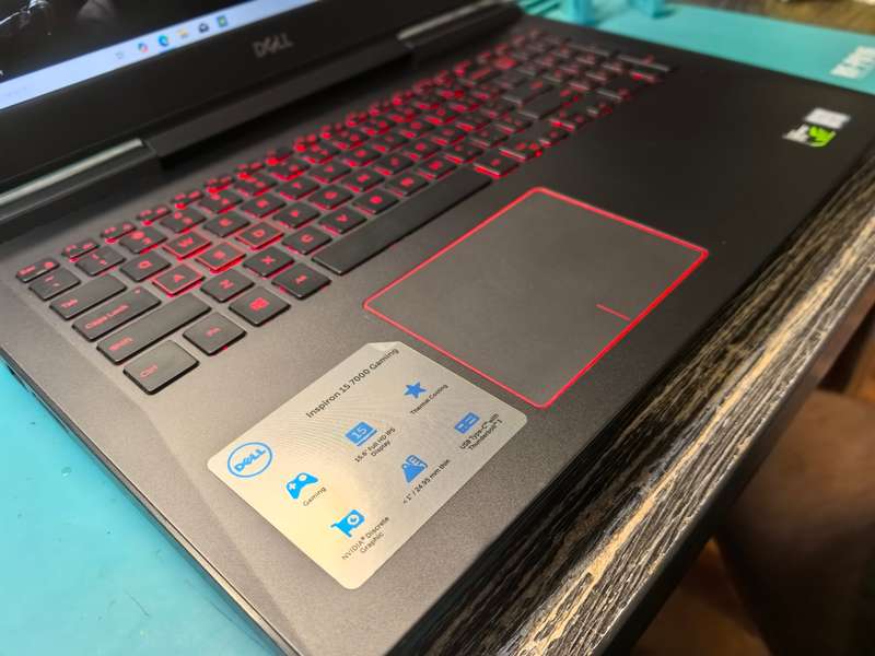DELL GAMING 7577-i7-7700HQ-8GB-256GB SSD-1000GB HDD-IPS FHD-GTX1050ti-FHD