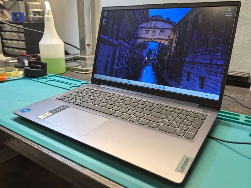 11TH GEN-LENOVO IDEAPAD 3*i3-1115G4*8GB DDR4*512GB SSD*FULL HD*G4 GRAPHICS*