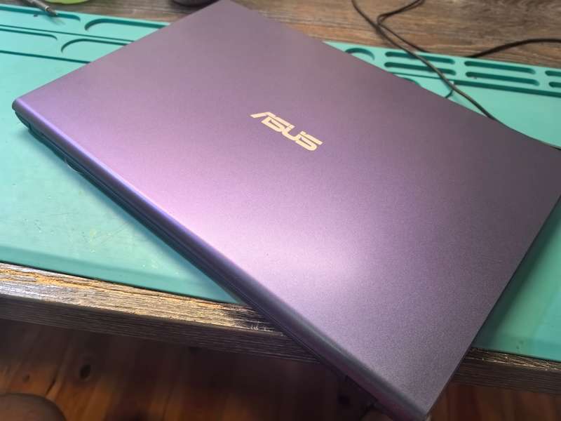 ASUS VIVOBOOK X515EA*i3-1115g4*8GB DDR4*256GB SSD*HD*