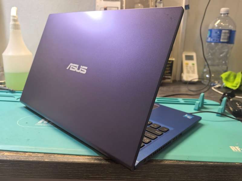 ASUS VIVOBOOK X515EA*i3-1115g4*8GB DDR4*256GB SSD*HD*