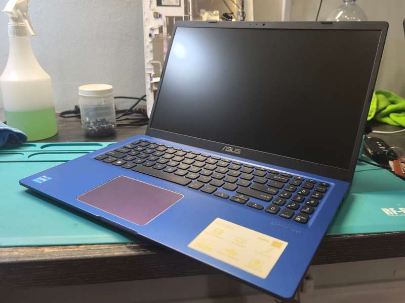 ASUS VIVOBOOK X515EA*i3-1115g4*8GB DDR4*256GB SSD*HD*
