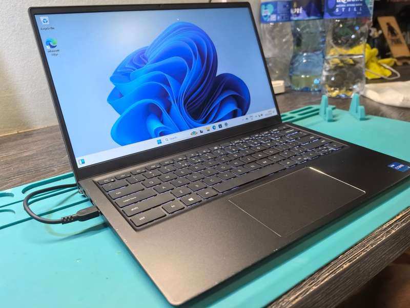LATE ENTRY-DELL VOSTRO 5410-i5-11300H-16GB DDR4*512GB SSD*FHD*IR*BACKLIT