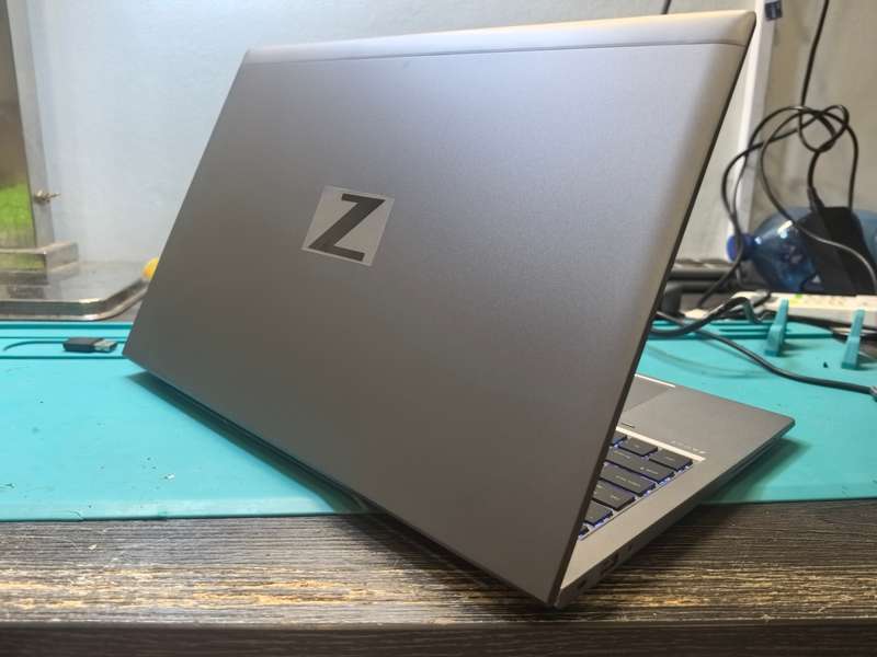 HP ZBook Firefly 15 G7 with i7-10810U, 16GB DDR4, 512GB SSD, FHD
