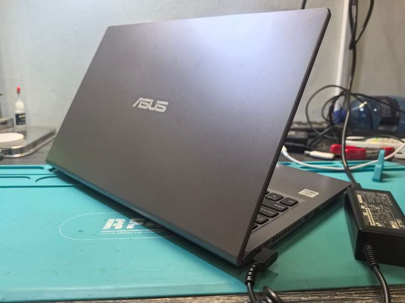 LATE ENTRY-10TH GEN*ASUS VIVOBOOK X515FA*i3-10110U*8GB DDR4*256GB SSD*HD*
