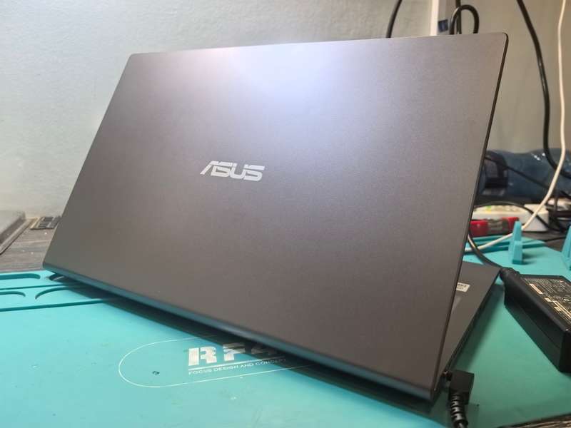 LATE ENTRY-10TH GEN*ASUS VIVOBOOK X515FA*i3-10110U*8GB DDR4*256GB SSD*HD*