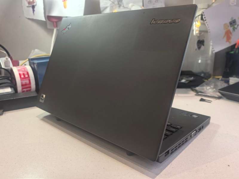 ULTRABOOK*LENOVO THINKPAD X240*i5-4300U*8GB DDR4-256GB SSD*4G*