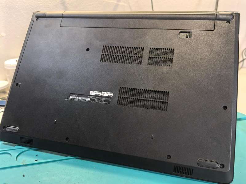 DELL VOSTRO 15 3567-i5-7200U-HD-250GB SSD-8GB DDR4