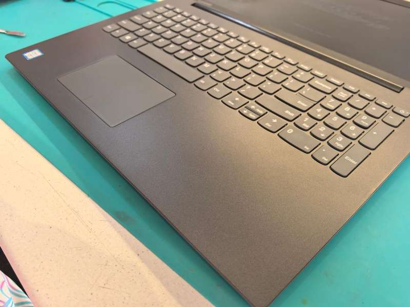 LENOVO IDEAPAD 320*i3-6006U*8GB DDR4*250GB SSD-FHD
