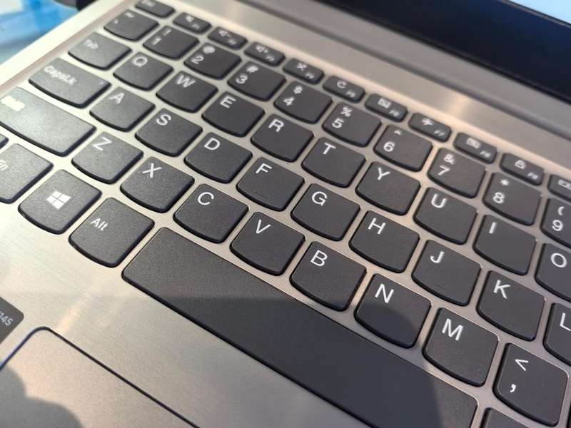 9th Gen Lenovo S145 N4020 4GB DDR4 256GB SSD UHD 600 Graphics FHD