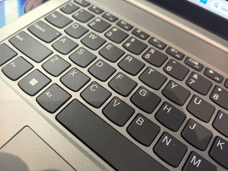 12TH GEN i7*LENOVO THINKBOOK G4*i7-1255U*8GB*256GB SSD*HD*IRIS GRAPHICS