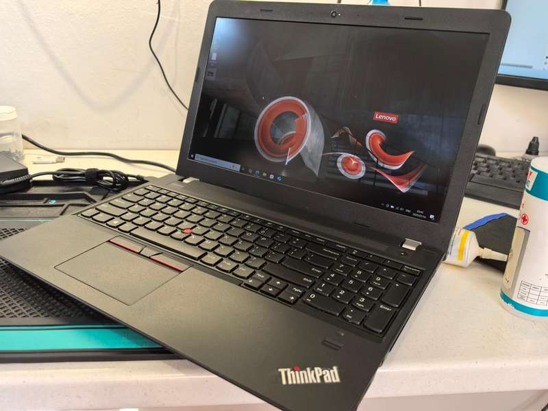 LENOVO THINKPAD E570*i3-6006U*8GB RAM*SEAGATE 250GB SSD*FHD