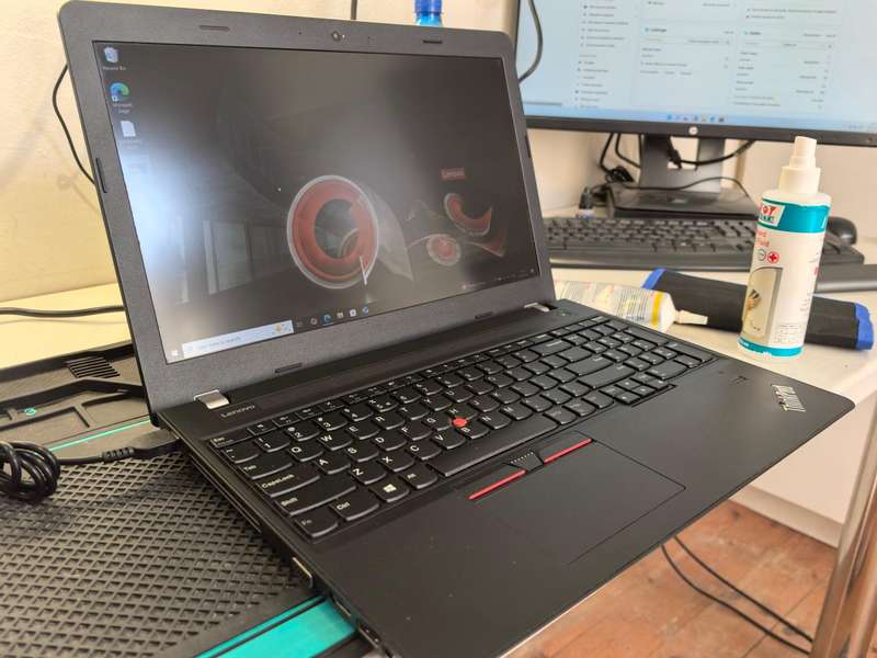 LENOVO THINKPAD E570*i3-6006U*8GB RAM*SEAGATE 250GB SSD*FHD
