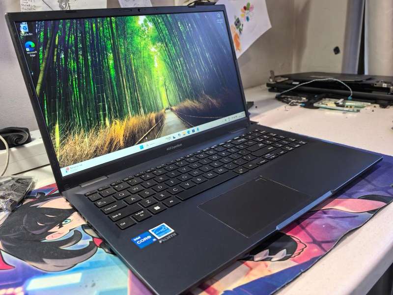 12th GEN*ASUS EXPERTBOOK B5102CE*i5-1135G7*16GB RAM*1000GB SSD*FHD*G7 GRAPHICS*