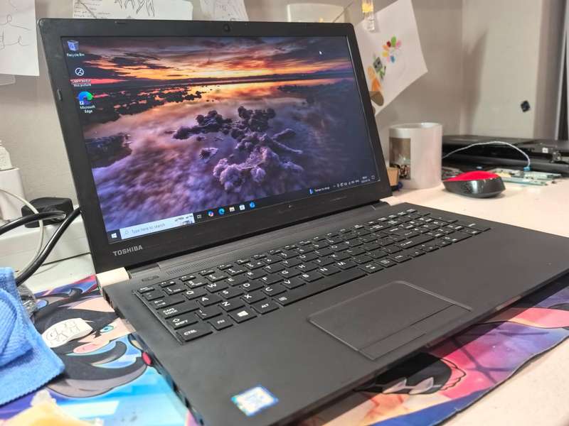 TOSHIBA PRO A50*i5-8250U*8GB DDR4*500GB SSD*HD*UHD 620-QUAD CORE