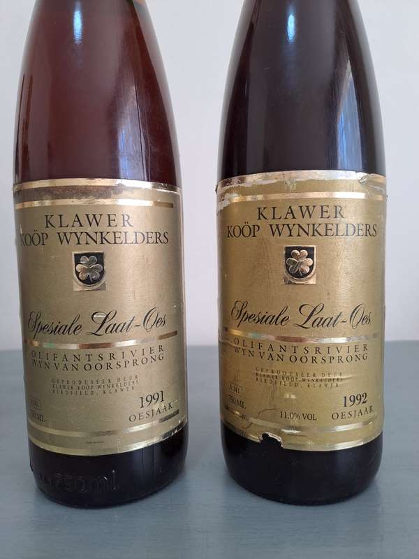 Lot of 2 Klaver Spesiale Laat Oes Wine, 1991 and 1992, 750ml, 11%