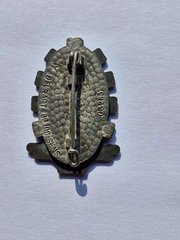 Unknown French Badge
