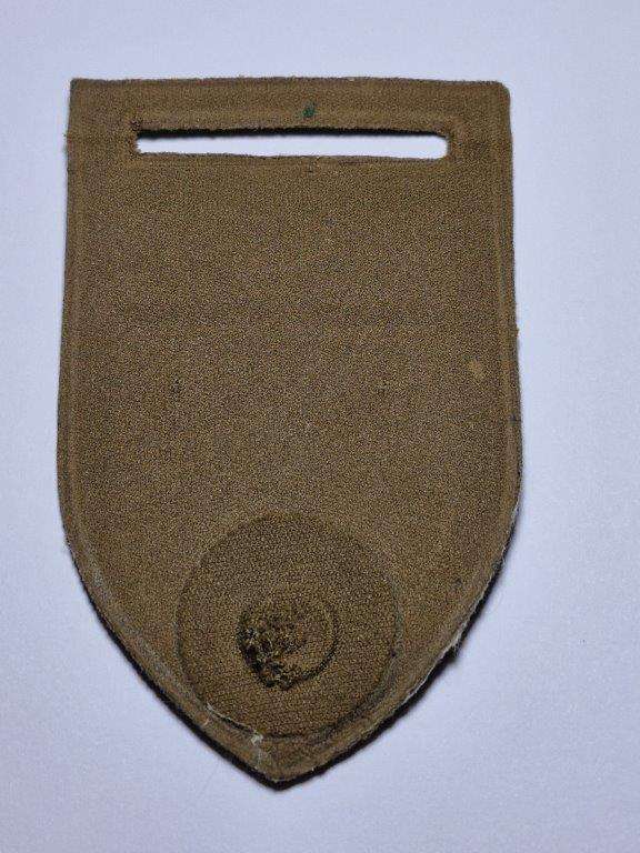 4 SAI Tupperware shoulder flash.