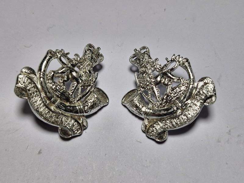 Rhodesian Light Infantry Collar badges. Queen's Crown