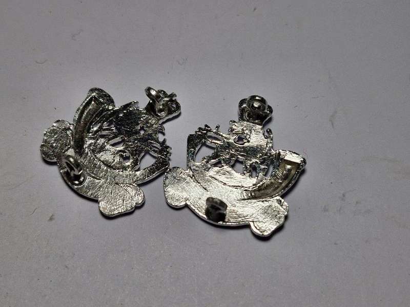 Rhodesian Light Infantry Collar badges. Queen's Crown