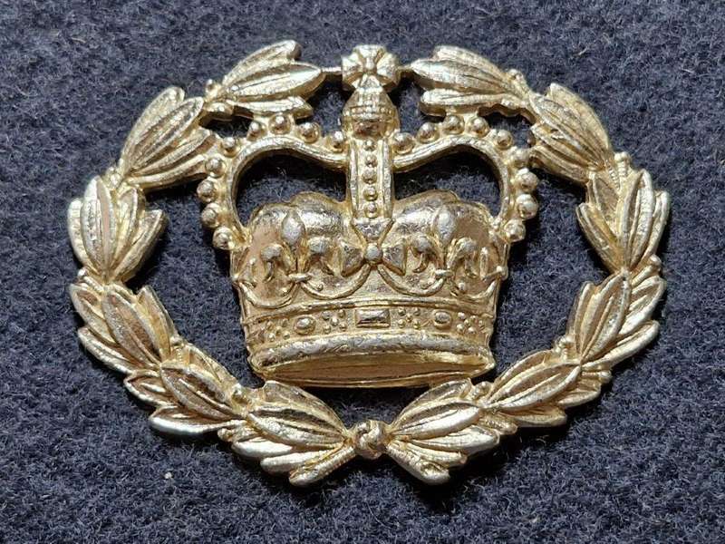 Royal Rhodesian Air Force Chief Technician Mess Dress Tunic badge. Lugs intact
