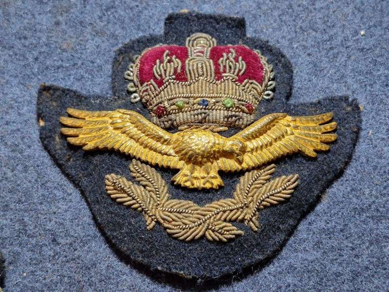 Rhodesian Air Force Officer's Cap badge 1953-65 British Made by Firmin
