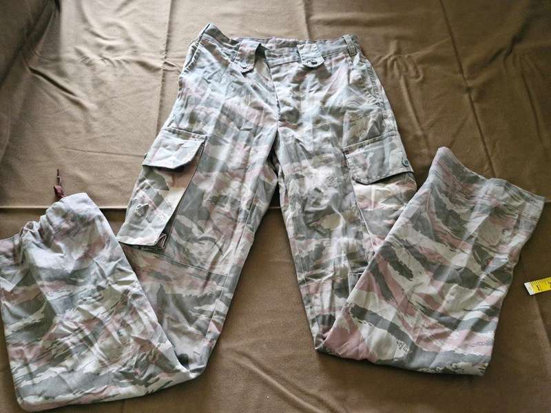 South African Bush War Portuguese Lizard pattern camo trousers. 38 Cm across waist