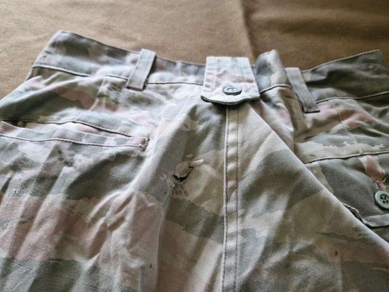 South African Bush War Portuguese Lizard pattern camo trousers. 38 Cm across waist