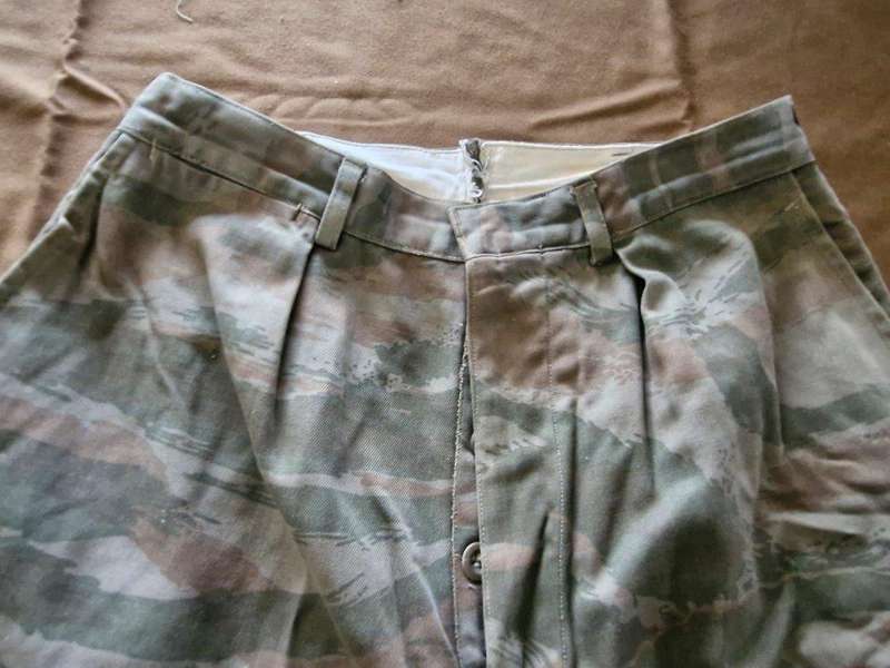 South African Bush War Lizard pattern camo trousers. 35 Cm across waist.