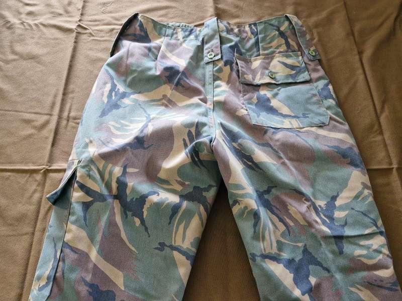 Holland DPM Woodland Camo trousers. 41 Cm across waist.