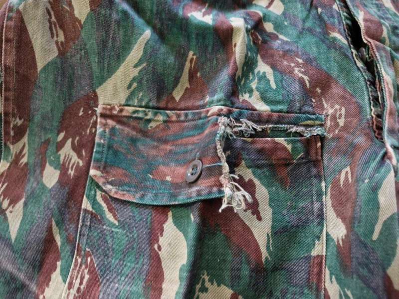 Egyptian Green Vertical Lizard Camo trousers. 51 Cm across waist.