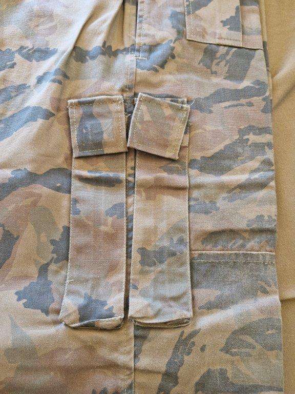 South African Railway Police Camo Trousers. 43 CM across waist.