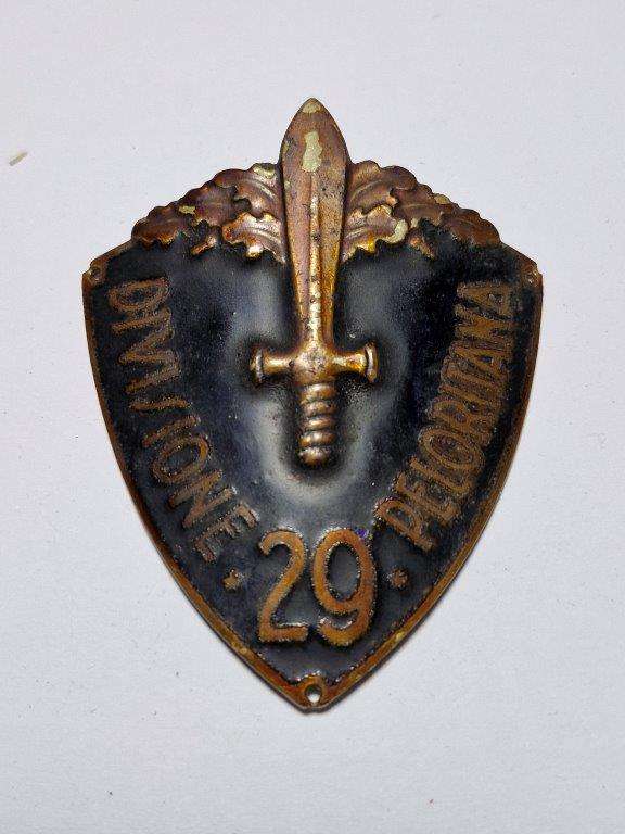 Italy WW2 Humeral Shield 29th Peloritana Division. Badge coated with a coating.