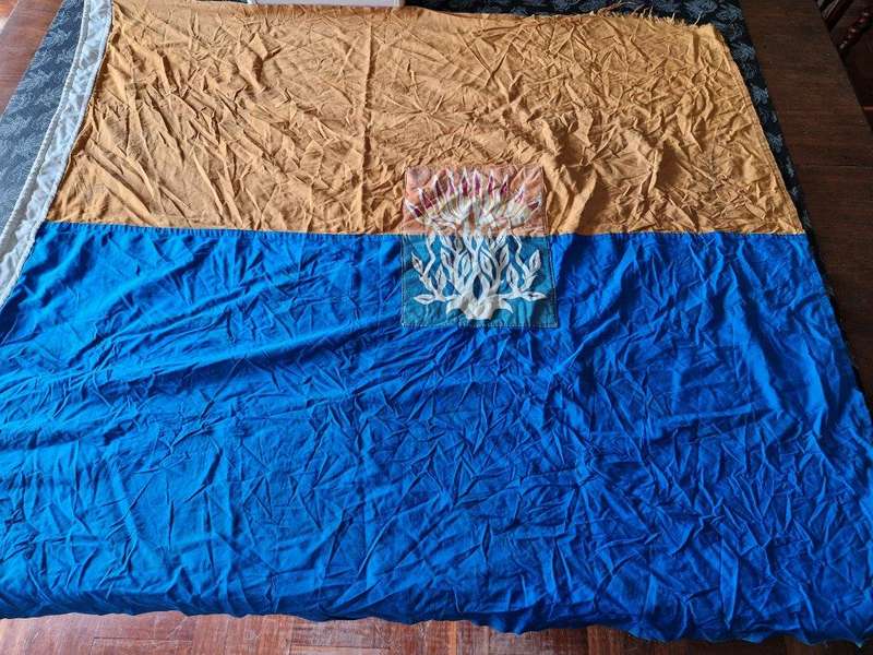 82 Mechanised Brigade flag. Frayed at corners. 120 Cm x 135 Cm