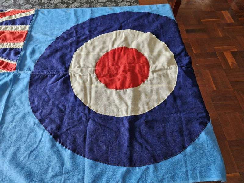Royal Air Force flag made in Rhodesia. Rope & toggle cut. Maker William Smith. 90 Cm x 195 Cm