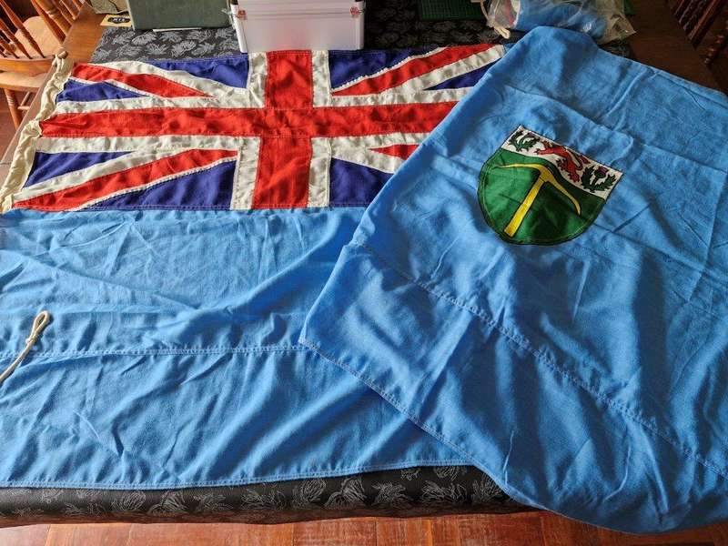 Southern Rhodesia flag. Rope & toggle intact. Maker William Smith. 120 Cm x 240 Cm