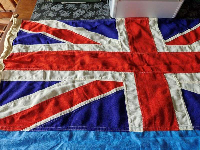 Southern Rhodesia flag. Rope & toggle intact. Maker William Smith. 120 Cm x 240 Cm