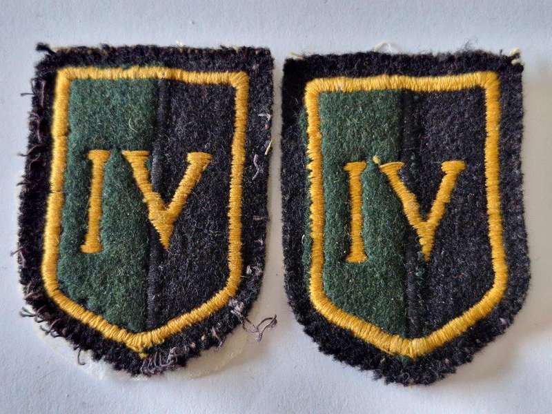 Pair of 4th South African Infantry Cloth shoulder Flashes. 4 SAI