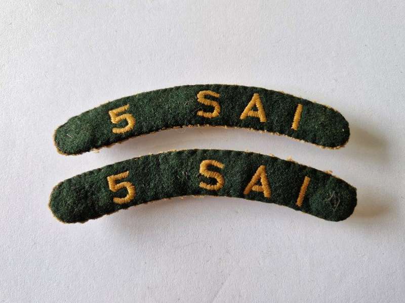 Pair of 5th South African Infantry cloth shoulder titles. 5 SAI