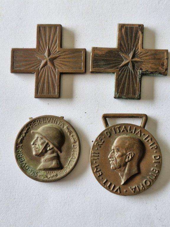 Lot of damaged Italian Medals