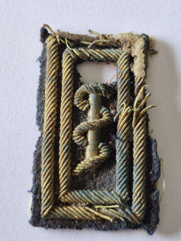Unknown Italian WWII badge. Damaged and brittle 3