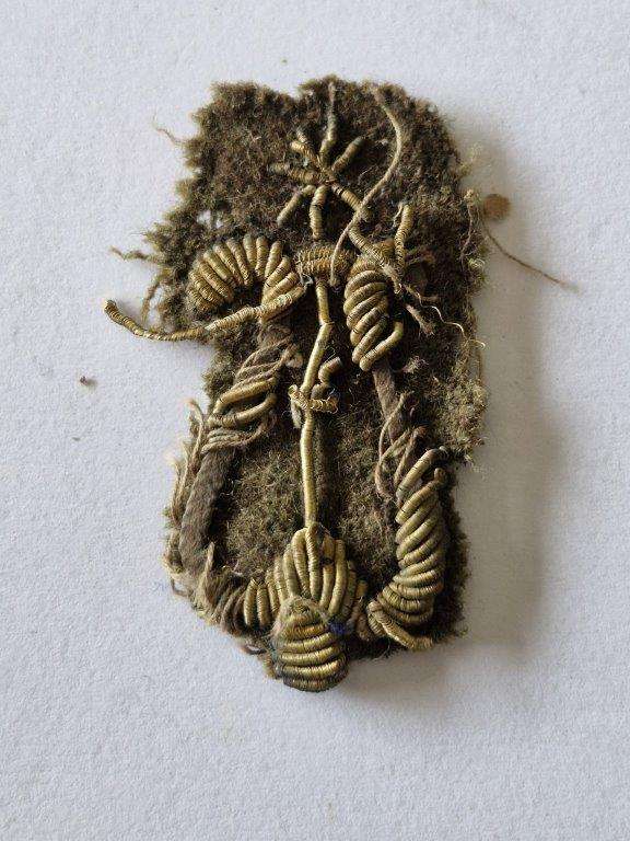 Unknown Italian WWII badge. Damaged and brittle 9 Small