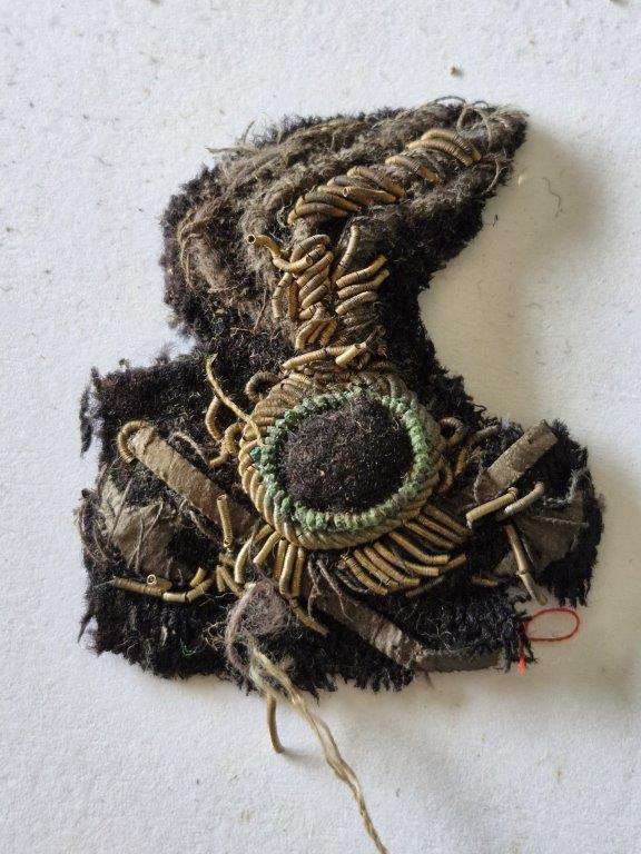 Unknown Italian WWII badge. Damaged and brittle 10 Small