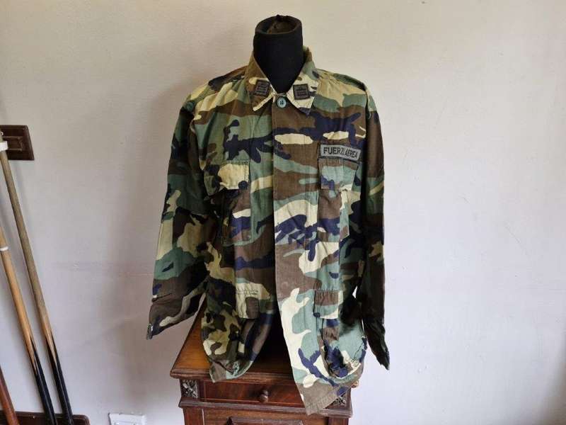 BDU Camo Combat Jacket with Argentina Patch. 56 Cm armpit to armpit
